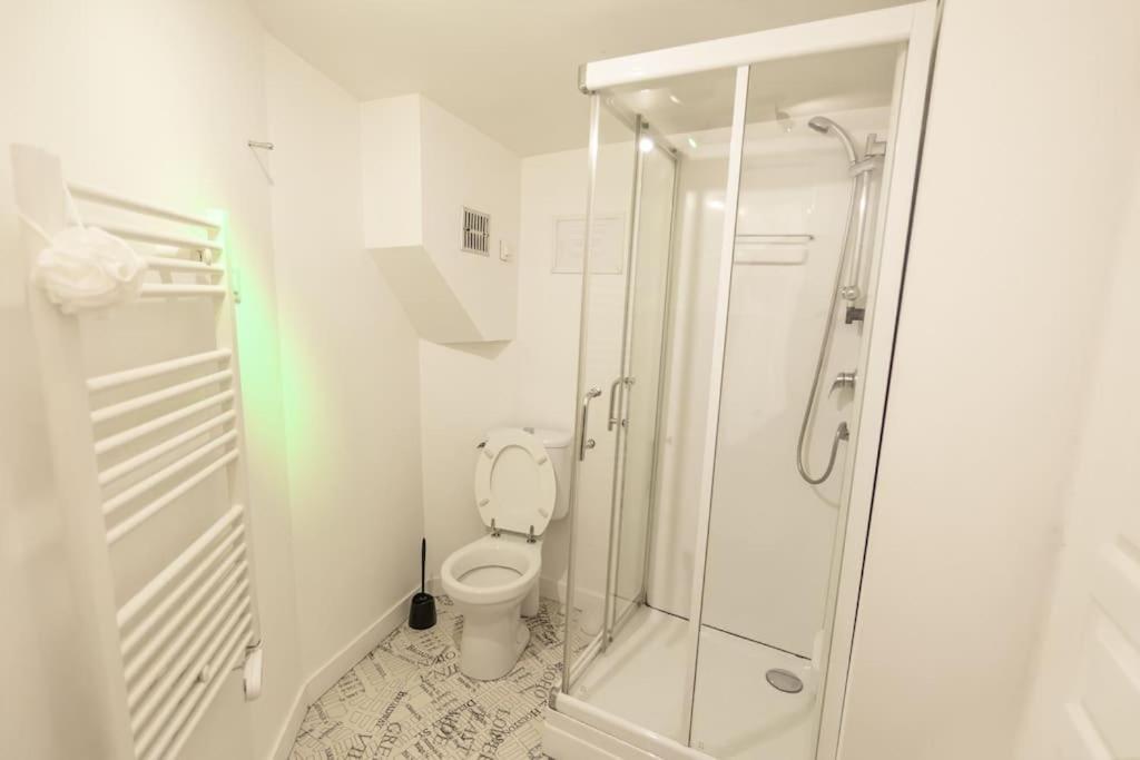 Villa Grande péniche 4 ch - 10 pers -Paris - Ile de Puteaux- terrasses Extérieur photo